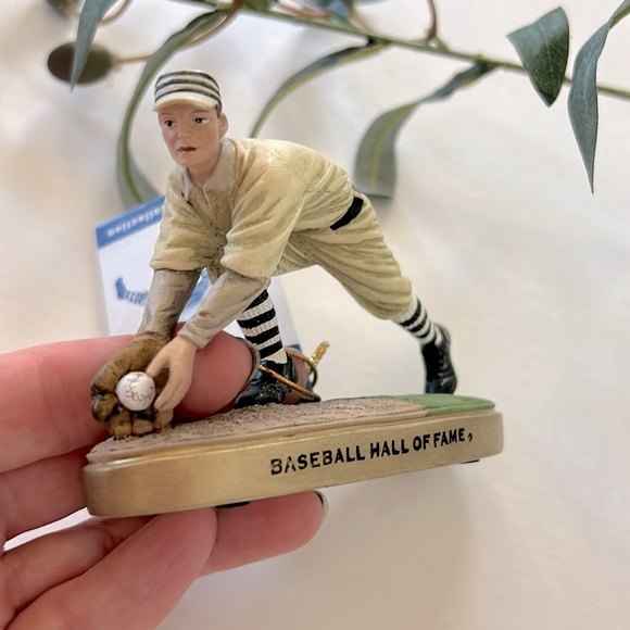 National Baseball Hall of Fame & Museum Sculpture Collection - Picture 3 of 10